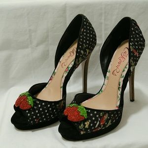 Size 7 Cece L'amour Strawberry Crystal Shoes